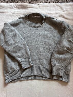 Zara Gray Ribbed Crewneck Sweater